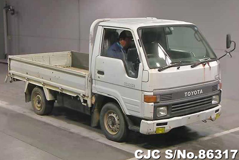 Toyota hiace truck